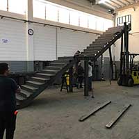 Produção de escadas para mezaninos